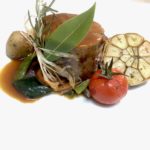 Filet de bœuf rôti , jus corsé, pommes de terre grenaille cafe de lormeau